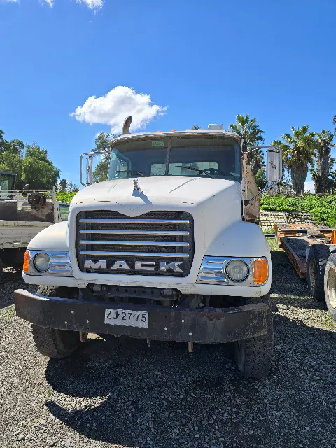 CAMION MACK GRANITE 2006 CON BATEA M3 TREMAC - 5