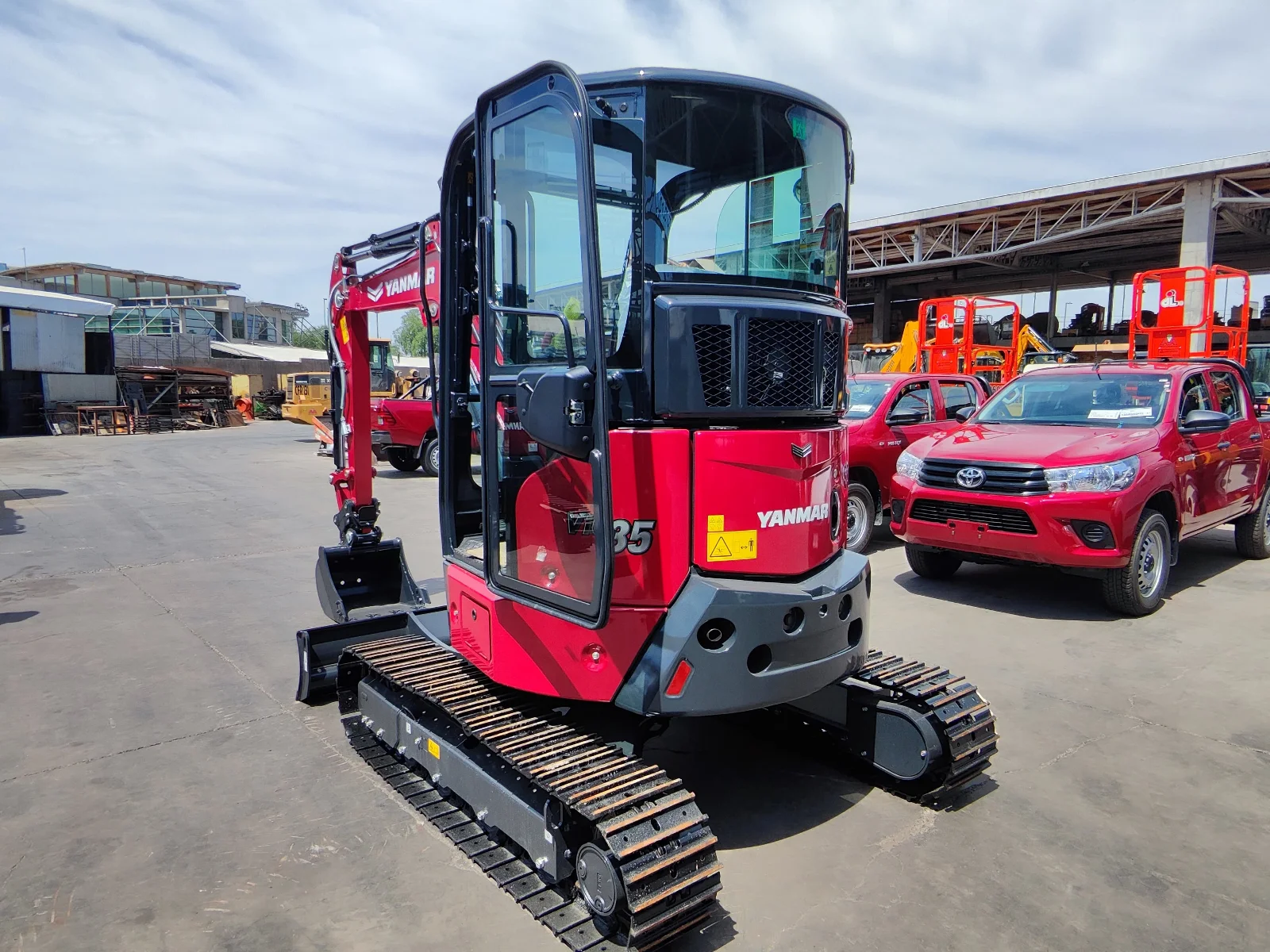 YANMAR VIO35 - 4