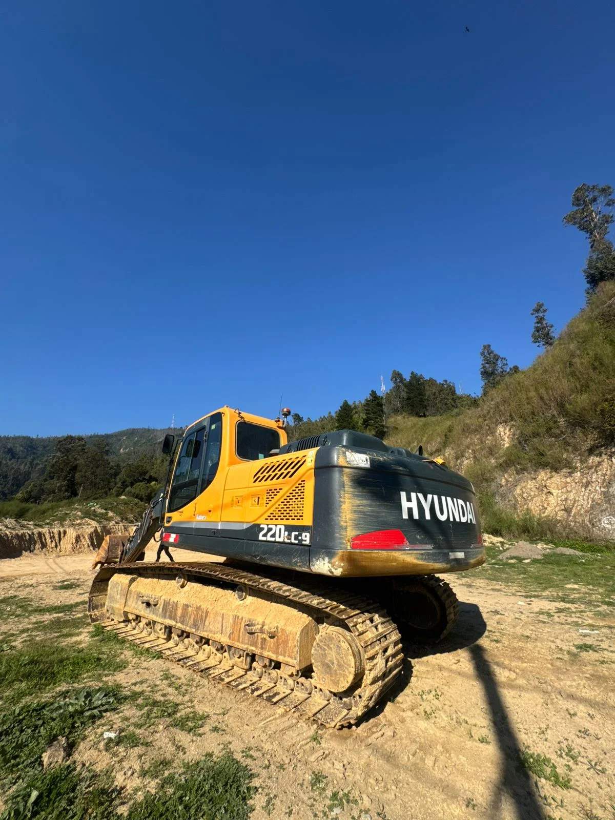 2022 Hyundai 220 - 3