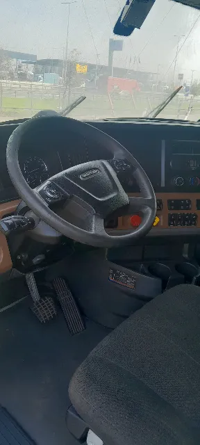 tracto Camión New Cascadia 2.022 - 5