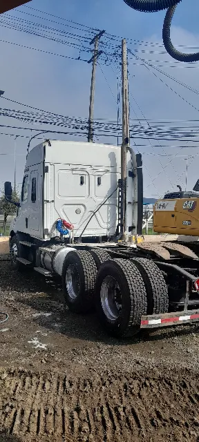 tracto Camión New Cascadia 2.022 - 3