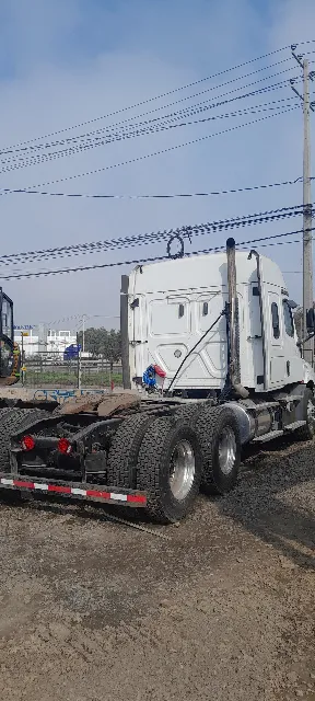 tracto Camión New Cascadia 2.022 - 4