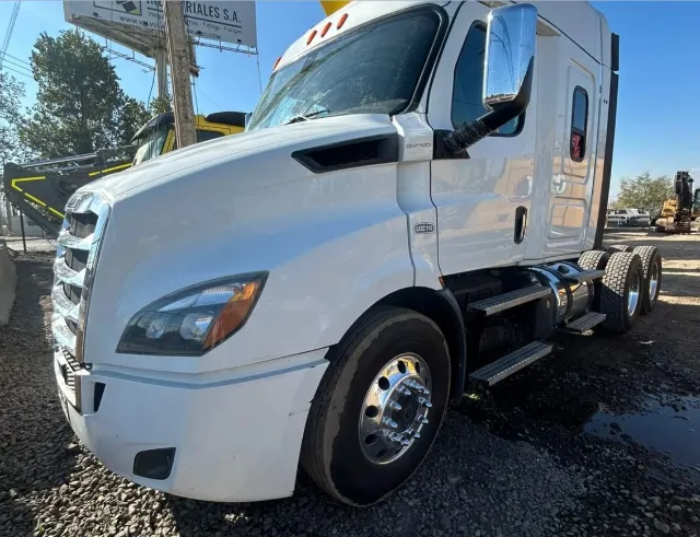 tracto Camión New Cascadia 2.022 1
